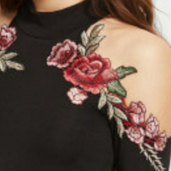 Cold Shoulder Bodycon Embroidered Halter Dress - Picture 4 of 6